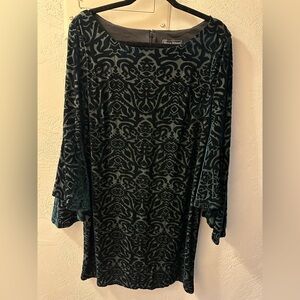 Jessica Howard Dark Goth Witchy Emerald Green Velvet Bell Sleeve Flowy Dress